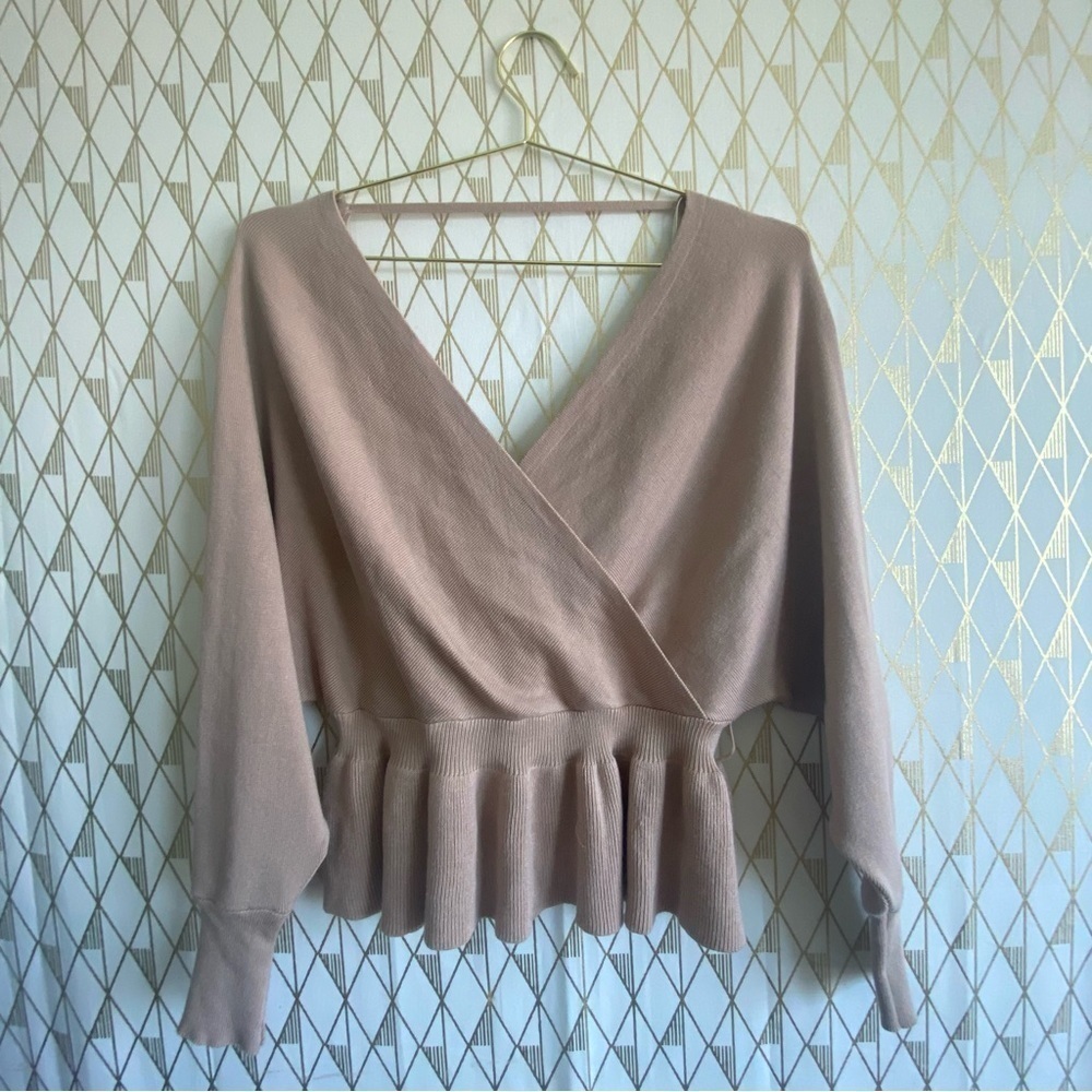 V neck Sweater with ruffles​ - Picture 6 of 10